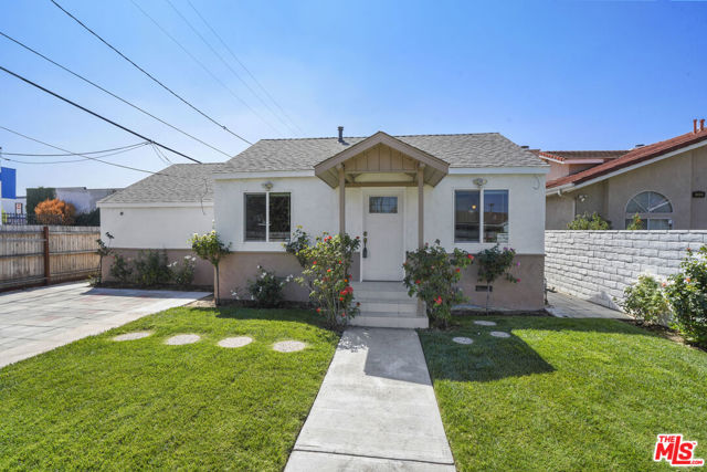 22014 Covello Street, Canoga Park CA: https://media.crmls.org/mediaz/4724ca62-4bc2-46a9-a255-2b16e5f103ae.jpg