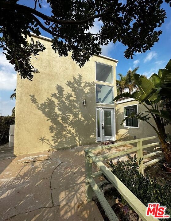 1/2 W Palm Avenue