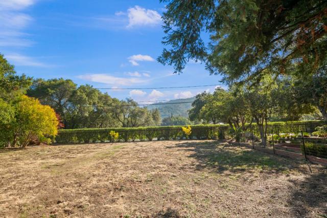 19605 Glen Una Drive, Saratoga CA: https://media.crmls.org/mediaz/47254b82-61be-4705-83be-03dc9b75d945.jpg