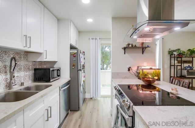 3262 Ashford St, San Diego CA: https://media.crmls.org/mediaz/47258389-dd6b-426c-8946-fc169108636c.jpg