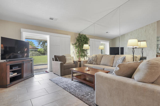 450 Desert Falls N Drive, Palm Desert CA: https://media.crmls.org/mediaz/472616bf-0628-4784-9730-cf5c84ee78fc.jpg