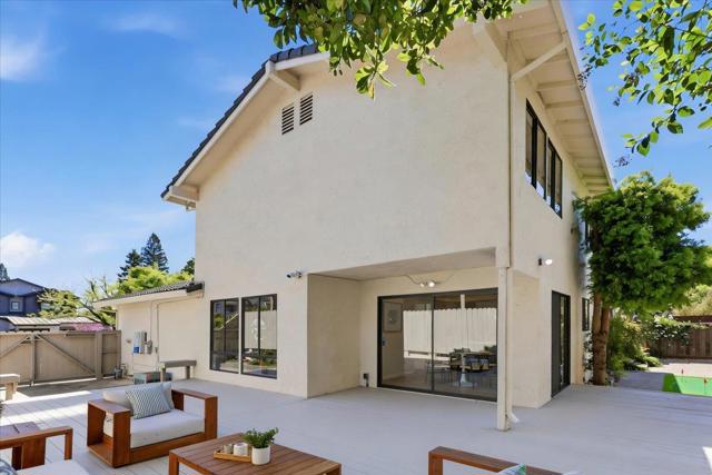 764 Bain Place, Redwood City CA: https://media.crmls.org/mediaz/472619df-d9c3-48e7-aee3-a18724637b49.jpg