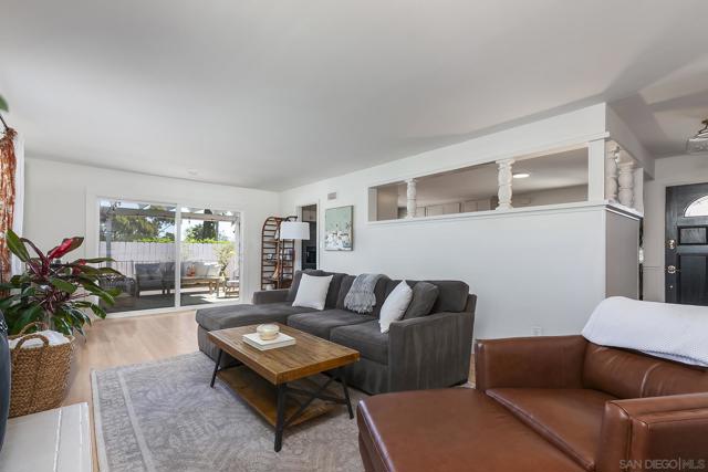 3581 Mount Abbey Ave, San Diego CA: https://media.crmls.org/mediaz/472671df-c711-4f22-806f-e79394d7ffbc.jpg