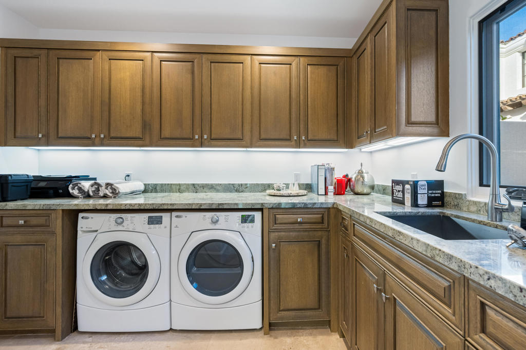 47272f9e 2c3b 439f A8e7 89f40fde7901