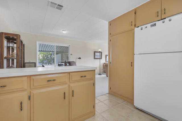 49305 Highway 74, Palm Desert CA: https://media.crmls.org/mediaz/4727d642-d51b-427a-be2b-95efb30d5830.jpg