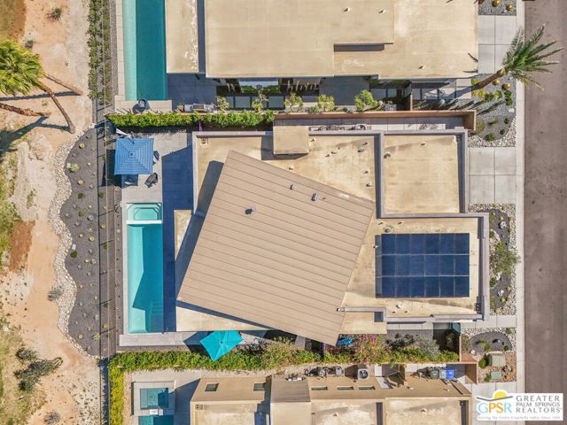 4321 Lumina Way, Palm Springs CA: https://media.crmls.org/mediaz/4727fafd-8742-475d-be26-cbe18ed5d8bb.jpg
