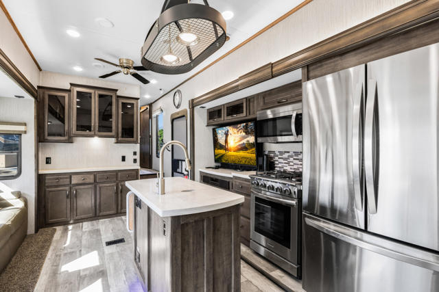 69411 R Ramon Rd #98, Cathedral City CA: https://media.crmls.org/mediaz/47281204-7801-47e9-bcd6-ed8b3cbe2a53.jpg