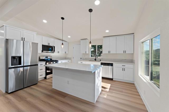 Detail Gallery Image 2 of 30 For 13162 Highway 8 Business #104,  El Cajon,  CA 92021 - 3 Beds | 2 Baths