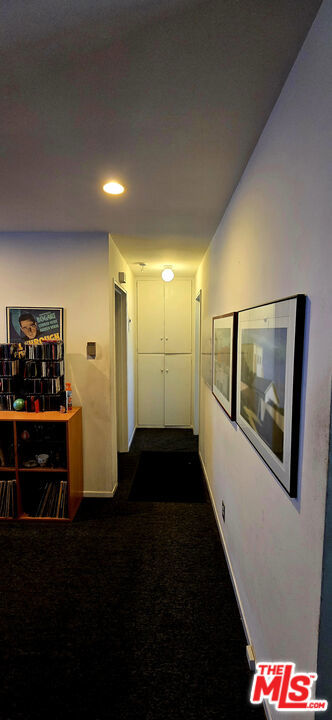 1433 N Martel Avenue, Los Angeles CA: https://media.crmls.org/mediaz/4728873f-1dcc-4812-b5d9-4e89d0716188.jpg