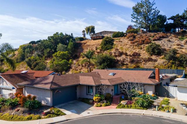4044 Via del Conquistador, San Diego CA: https://media.crmls.org/mediaz/47292f89-f701-40d0-94f8-4f2349ab5a5c.jpg
