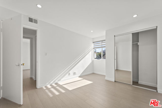712 Pacific Street, Santa Monica CA: https://media.crmls.org/mediaz/472986dc-7fc9-4846-acfd-4b877956a879.jpg