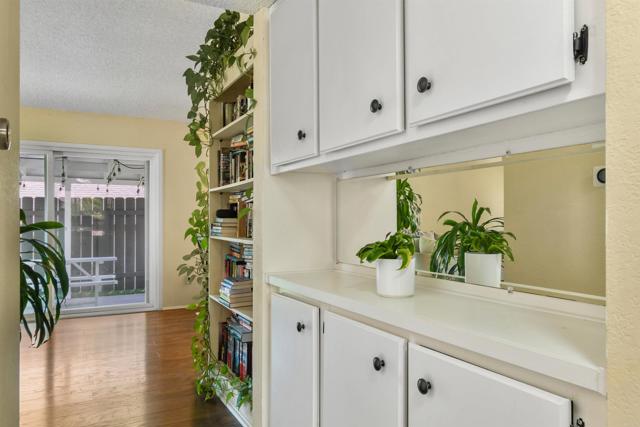 Detail Gallery Image 11 of 14 For 2610 Hillridge Ln, Spring Valley,  CA 91977 - 3 Beds | 2 Baths
