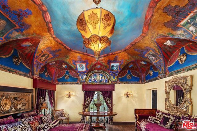 4320 Cedarhurst Circle, Los Angeles CA: https://media.crmls.org/mediaz/472a6e8d-a150-45ea-bd6f-bb544f0d80c4.jpg