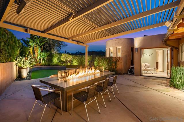 773 E Solana Circle, Solana Beach CA: https://media.crmls.org/mediaz/472a8119-c5fb-4180-b8e7-1f5d25d1d619.jpg
