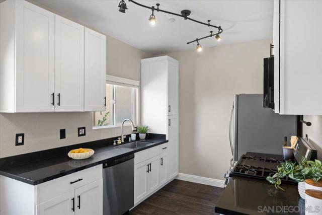 9728 Marilla Dr, Lakeside CA: https://media.crmls.org/mediaz/472bdb12-bdf1-40d3-bf05-3a4d6a1f5cba.jpg