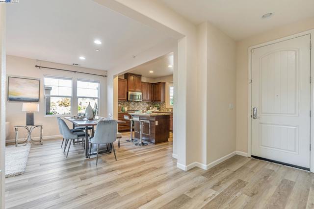 5801 Flora Cmn, Livermore CA: https://media.crmls.org/mediaz/472c0010-ab05-4da0-9f2f-6906f57e48fc.jpg