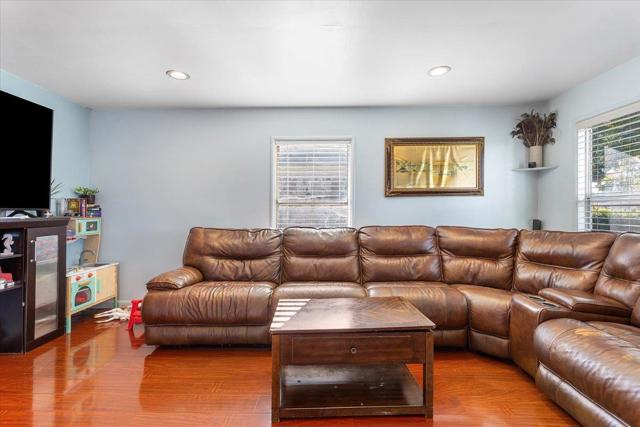 33834 9th Street, Union City CA: https://media.crmls.org/mediaz/472cb2e6-808e-47d1-aee1-1e894e478472.jpg