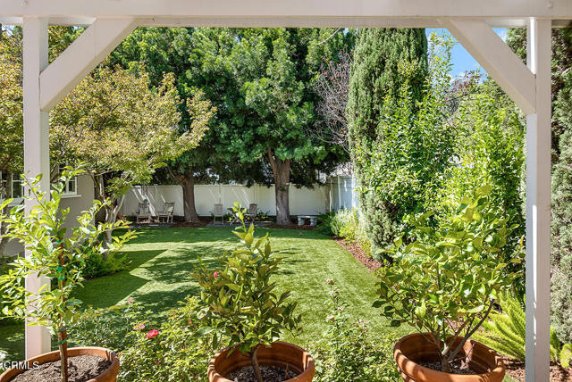185 Glen Summer Road, Pasadena CA: https://media.crmls.org/mediaz/472d5a60-63ba-48c1-b725-25d7473933d6.jpg