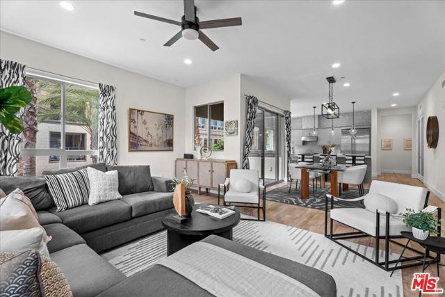 12714 W Sea Spray Place, Playa Vista CA: https://media.crmls.org/mediaz/472da8c0-1e5c-4ba2-ba08-7949e41b2fcb.jpg
