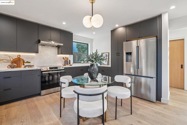 1516 Blake St, Berkeley CA: https://media.crmls.org/mediaz/472e4159-55ca-4157-bd3f-74678725b45e.jpg