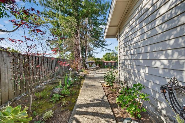 8325 Pinotage Court, San Jose CA: https://media.crmls.org/mediaz/472ea031-b849-44bf-866a-3a5768b7d0e7.jpg