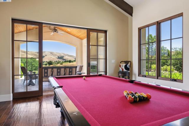 6340 Inspiration Ter, Pleasanton CA: https://media.crmls.org/mediaz/472f3853-7f09-4ec8-bedf-abdb70413b8b.jpg
