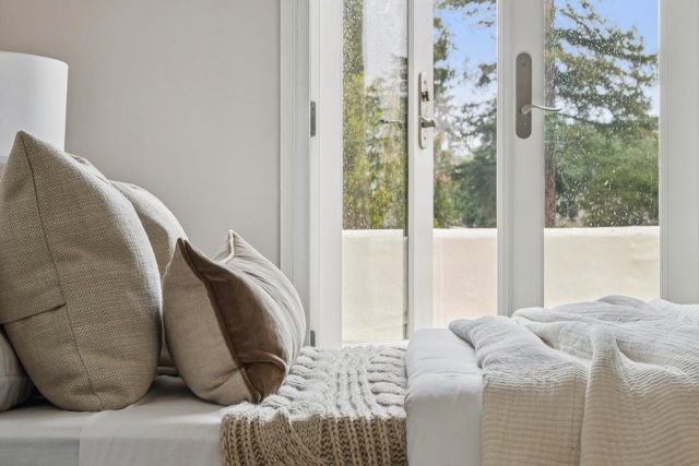 Image 31 of 58 For 3938 Oakmore Rd