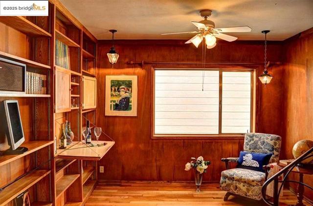 986 Kains Ave, Albany CA: https://media.crmls.org/mediaz/473037ed-7ec1-4d71-9c33-3bb3ff975073.jpg