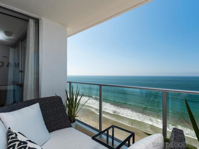 1760 Avenida del Mundo, Coronado CA: https://media.crmls.org/mediaz/4730d4ed-0159-438e-bdff-79e8dfcd1a25.jpg