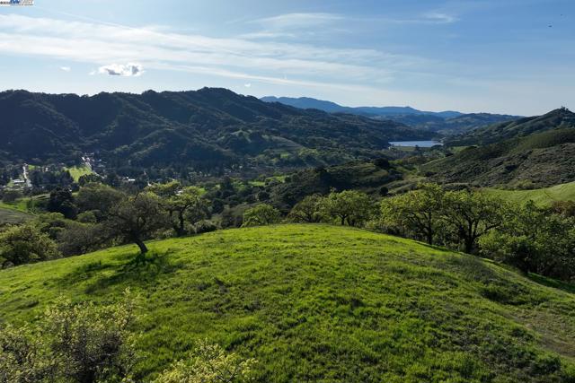 0 Oak Glen Ave, Morgan Hill CA: https://media.crmls.org/mediaz/47313044-780d-4f08-8f9b-e9d3b841bd7d.jpg
