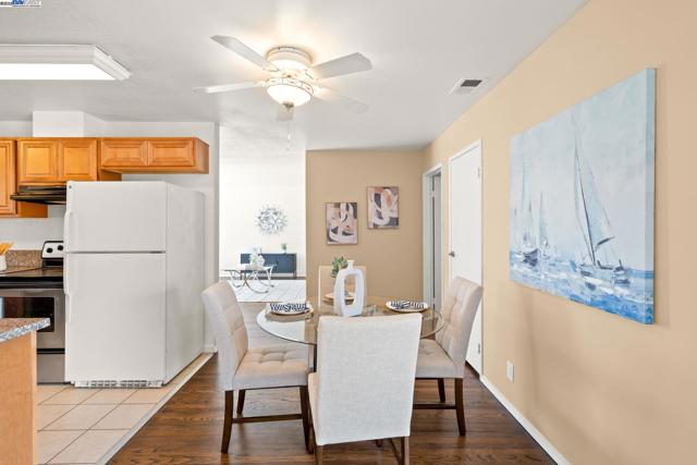 2935 Pine Valley Rd, San Ramon CA: https://media.crmls.org/mediaz/4731451e-3c5a-48ff-a1d2-aac2a830d46e.jpg