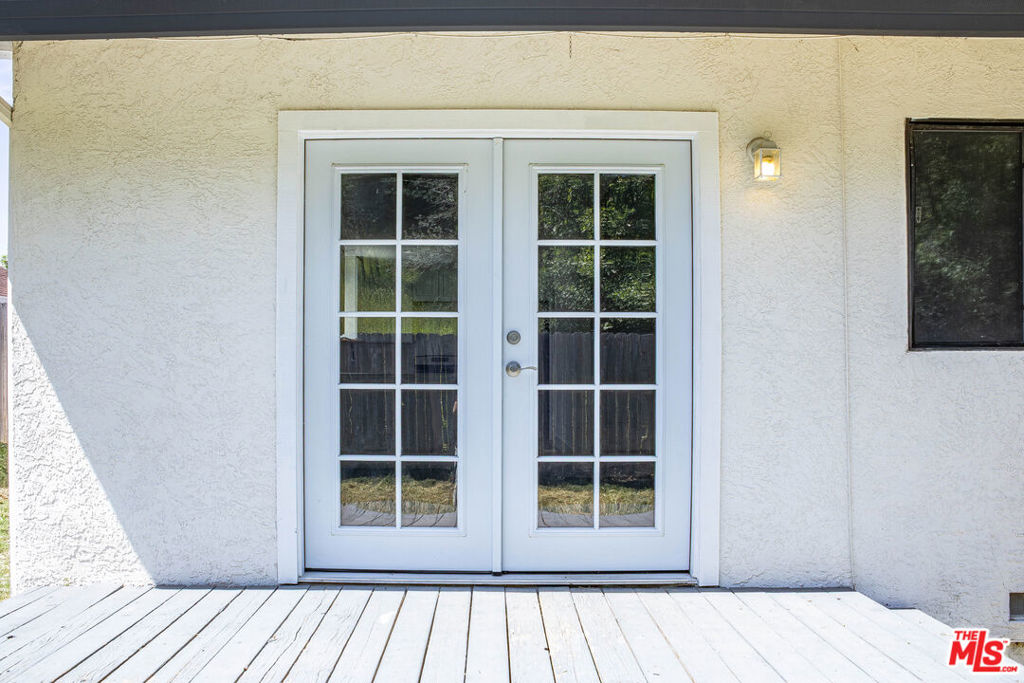 https://media.crmls.org/mediaz/47328b17-280d-4c63-8ac7-89487182e303.jpg?preset=X-Large