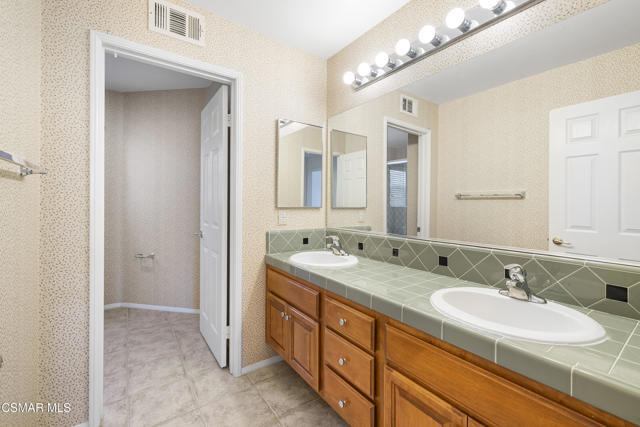 2996 Eagles Claw Avenue, Thousand Oaks CA: https://media.crmls.org/mediaz/4732c3d5-9da3-4527-b76a-3743a4fda521.jpg