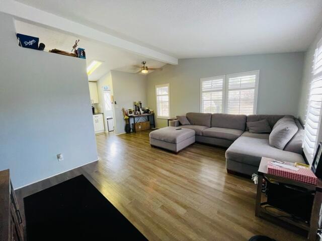 Keyes Living area angle 2