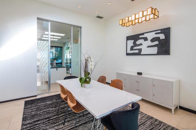 3515 Union St, San Diego CA: https://media.crmls.org/mediaz/47335268-4df9-4a0a-98ab-e951635e4894.jpg