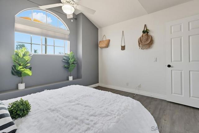 554 Friendly Ct E, El Cajon CA: https://media.crmls.org/mediaz/4733723b-2da0-4801-bd4c-c9e37aa15ae6.jpg