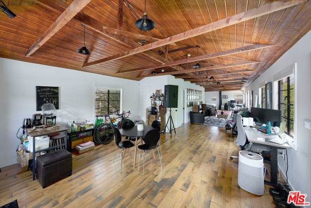1 Bed Home for Sale in Los Angeles, California