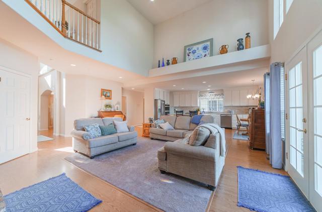 8631 Woodland Heights Court, Salinas CA: https://media.crmls.org/mediaz/4733df54-c5cc-40c1-8945-9cd2130b8ea3.jpg