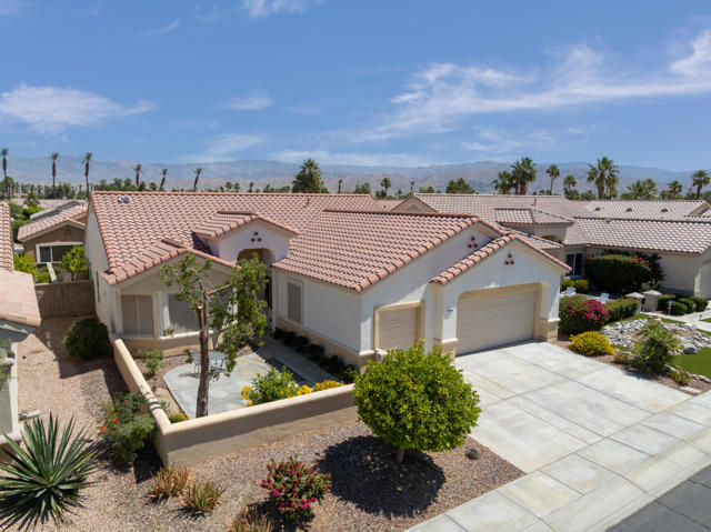 78664 Platinum Drive, Palm Desert CA: https://media.crmls.org/mediaz/4733fcce-2717-4b4e-9e7c-b1565cc85481.jpg