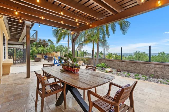 7661 Sitio Algodon, Carlsbad CA: https://media.crmls.org/mediaz/4733ffb0-1113-4516-856f-24e684081a33.jpg