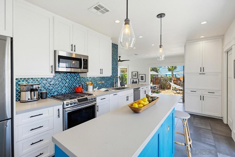 2064 Venice Street - photo 12