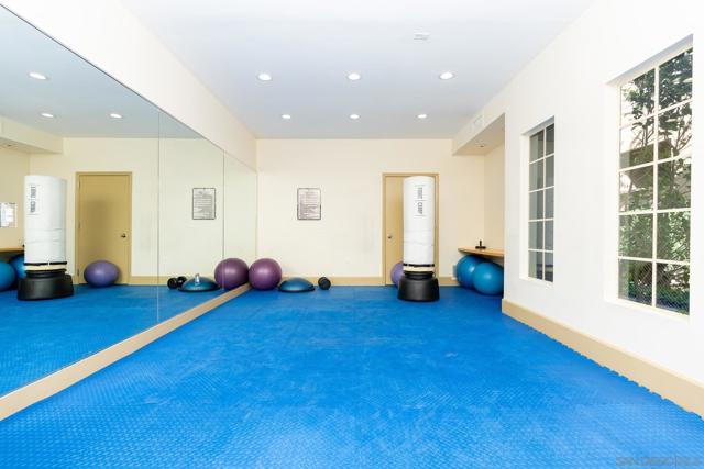 3550 Lebon Dr, San Diego CA: https://media.crmls.org/mediaz/473479db-a363-4b3a-bdfd-0e7e54aabef3.jpg