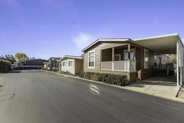 3660 Walnut Boulevard, Brentwood CA: https://media.crmls.org/mediaz/4734b88c-19a1-4c26-97c1-fd533ddc1931.jpg