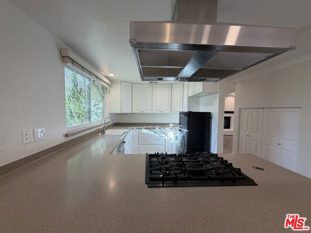 8020 Cora Street photo 31