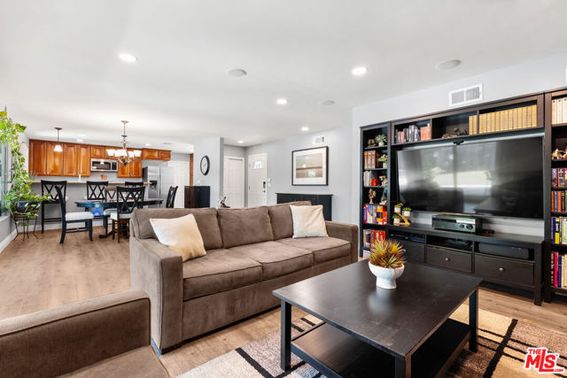 22928 Vose Street, West Hills CA: https://media.crmls.org/mediaz/4734fd0b-78f3-4603-87c2-74ee9c953efc.jpg