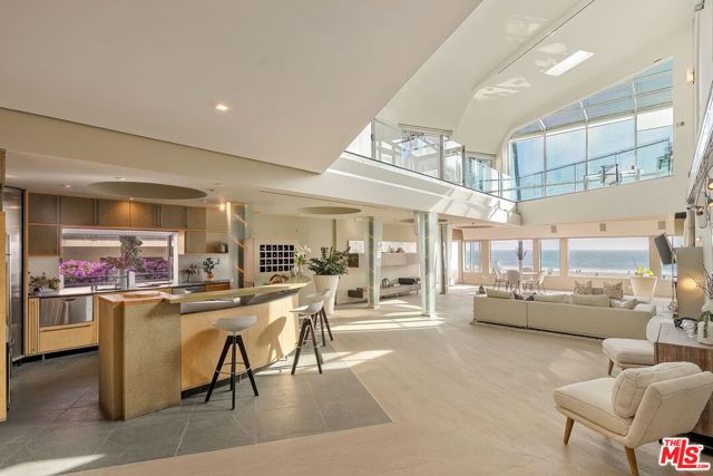  Commercial for Sale in Los Angeles, California
