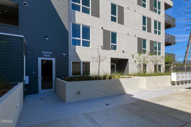 Detail Gallery Image 38 of 39 For 18900 Parthenia St #401,  Northridge,  CA 91324 - 1 Beds | 1 Baths