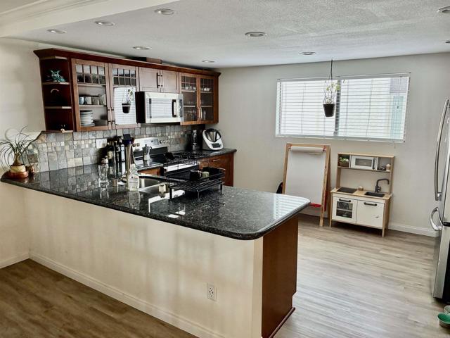 6755 Caminito Del Greco, San Diego CA: https://media.crmls.org/mediaz/47366c6c-89cf-4520-b21f-51f416700d3c.jpg