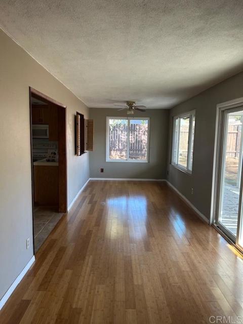 Detail Gallery Image 7 of 28 For 3032 Laurashawn Ln, Escondido,  CA 92026 - 3 Beds | 2 Baths