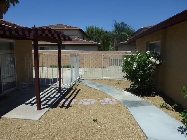 32550 Shifting Sands Trail, Cathedral City CA: https://media.crmls.org/mediaz/4738860d-2df4-4836-99d9-9920a9b7c248.jpg